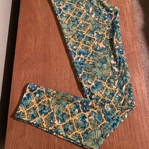 Lot of LuLaRoe OS Leggings!